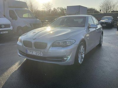 Ljusgrå Begagnad 2011 BMW 520 Sedan | 60 000 kr