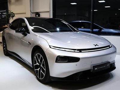 Begagnad XPENG P7 352 kW (479 HK) 2024 Silver Sedan