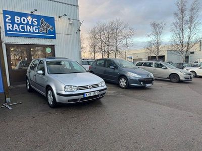 Begagnad VW Golf IV 105 HK (77 kW) 2002 Silver Halvkombi