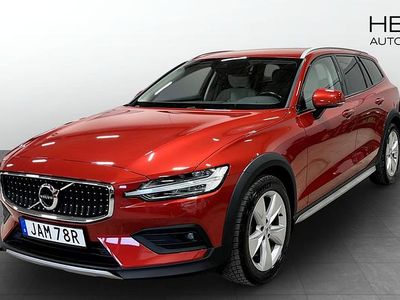 Begagnad Volvo V60 CC Momentum 190 HK (139 kW) 2020 Röd Kombi