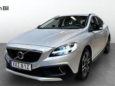 Silver Begagnad 2019 Volvo V40 CC Momentum Kombi | 189 900 kr (Marknadspris)
