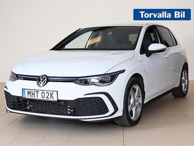 Begagnad VW Golf VIII GTE 245 HK (180 kW) 2020 Pure white Halvkombi