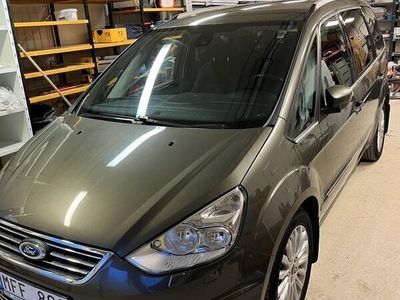 begagnad Ford Galaxy 200 hk GHIA