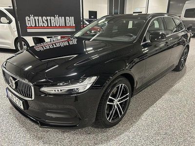 Svart Begagnad 2022 Volvo V90 Momentum Kombi | 274 000 kr (Marknadspris)