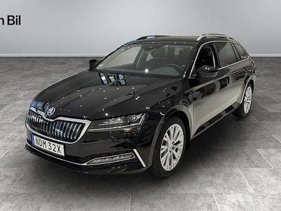 Begagnad Skoda Superb Style 156 HK (114 kW) 2023 Svart (black magic pärleffekt me) Kombi