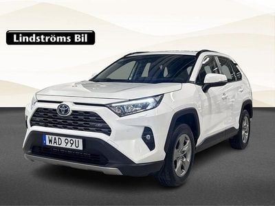 Vit Begagnad 2022 Toyota RAV4 Hybrid Active SUV | 299 000 kr (Marknadspris)