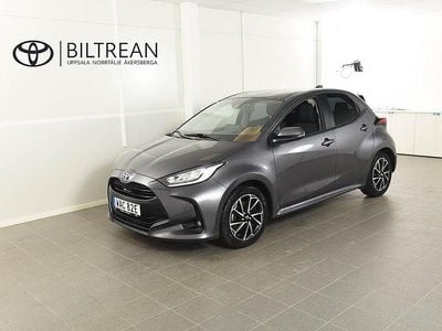 Mörkgrå Begagnad 2022 Toyota Yaris Hybrid Active Halvkombi | 199 800 kr (Marknadspris)