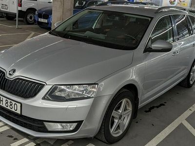 begagnad Skoda Octavia Kombi 1.6 TDI / Dragkrok