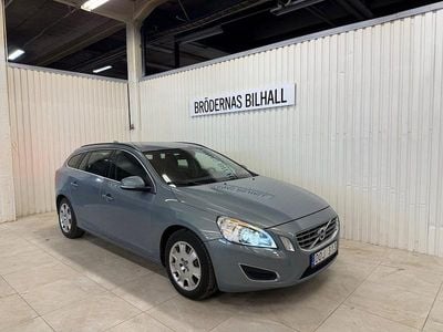 Ljusblå Begagnad 2010 Volvo V60 Momentum Kombi | 79 900 kr (Marknadspris)