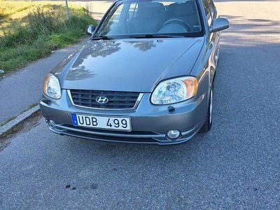 Begagnad 2003 Hyundai Accent Halvkombi | 27 000 kr