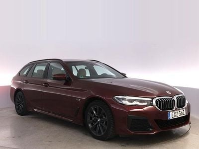 Röd Begagnad 2022 BMW 530e M Sport Kombi | 417 000 kr (Marknadspris)