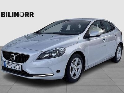 Silver Begagnad 2017 Volvo V40 Halvkombi | 159 900 kr (Lite dyr)