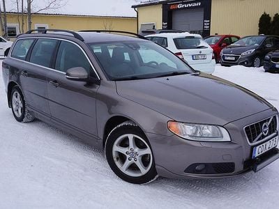 Begagnad Volvo V70 Momentum 163 HK (119 kW) 2011 Grå Kombi
