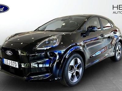 Svart Ny 2025 Ford Puma Gen-E SUV | 398 000 kr (Marknadspris)