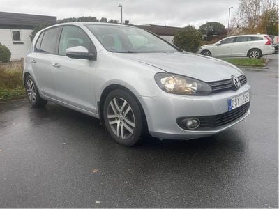 Begagnad VW Golf VI 105 HK (77 kW) 2011 Silver Halvkombi