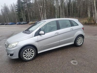 Silver Begagnad 2011 Mercedes B200 Minibuss | 65 000 kr