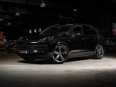 Begagnad Porsche Cayenne Platinum Edition 462 HK (339 kW) 2023 Svart SUV