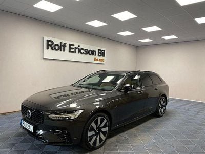 Grå Begagnad 2023 Volvo V90 Ultimate Kombi | 519 500 kr (Marknadspris)
