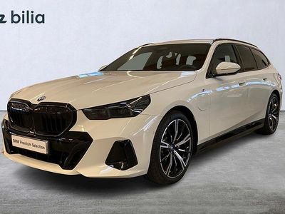 Vit Begagnad 2025 BMW 530e Kombi | 648 600 kr