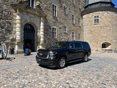 Svart Begagnad 2018 Chevrolet Suburban LT SUV | 395 000 kr
