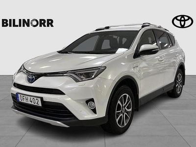 Vit Begagnad 2016 Toyota RAV4 Hybrid SUV | 149 900 kr (Lite dyr)