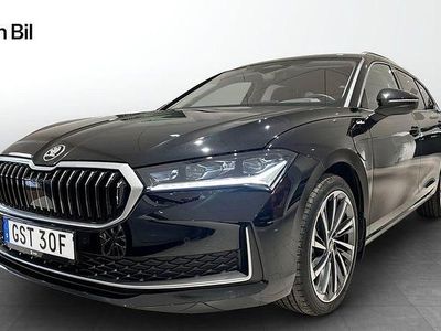Ebony black metallic Ny 2025 Skoda Superb LAURIN & KLEMENT Kombi | 499 900 kr (Dyr)