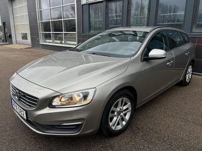Brun Begagnad 2014 Volvo V60 Kombi | 114 900 kr (Marknadspris)