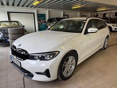 Begagnad BMW 330 Sport Line 292 HK (214 kW) 2021 Vit Kombi