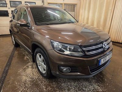 Brun Begagnad 2012 VW Tiguan SUV | 99 900 kr (Marknadspris)