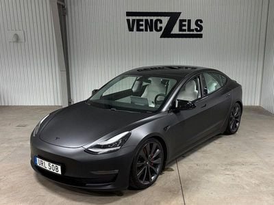 Mörkblå Begagnad 2020 Tesla Model 3 Performance Sedan | 309 000 kr (Marknadspris)