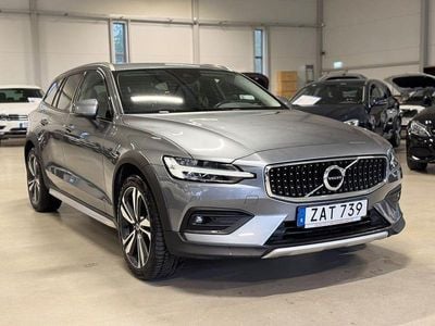 Grå Begagnad 2019 Volvo V60 CC SE Kombi | 369 900 kr (Lite dyr)