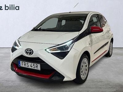 Vit Begagnad 2019 Toyota Aygo X-play Halvkombi | 139 900 kr (Marknadspris)