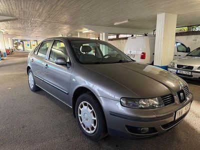 Grå Begagnad 2002 Seat Leon Halvkombi | 18 000 kr
