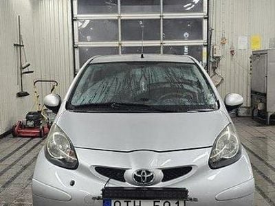 Silver Begagnad 2008 Toyota Aygo Halvkombi | 25 000 kr (Marknadspris)