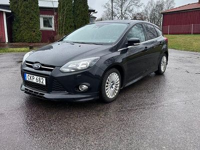 Begagnad 2014 Ford Focus Halvkombi | 42 000 kr (Superpris)