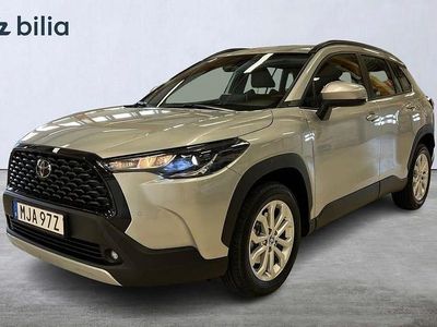 Silver Begagnad 2025 Toyota Corolla Cross Active SUV | 354 900 kr (Marknadspris)