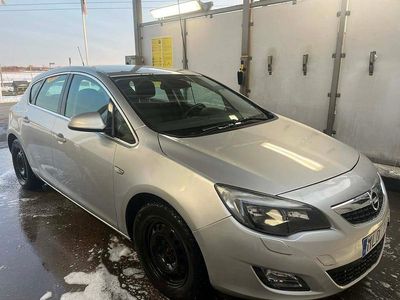 Begagnad Opel Astra 180 HK (132 kW) 2010