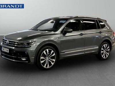 Grå Begagnad 2019 VW Tiguan Allspace R-line SUV | 339 900 kr (Marknadspris)