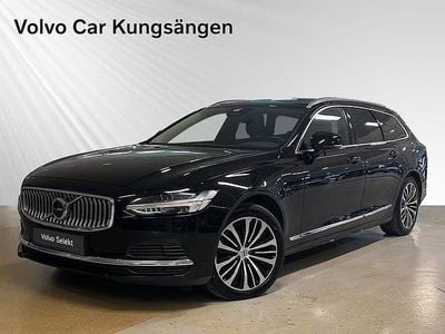Svart Begagnad 2022 Volvo V90 Core Kombi | 389 900 kr (Marknadspris)