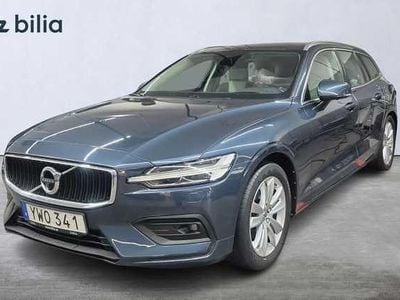 Mörkblå Begagnad 2018 Volvo V60 Momentum Kombi | 249 900 kr (Marknadspris)