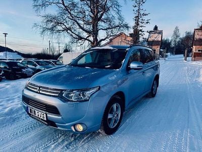 Begagnad Mitsubishi Outlander 203 HK (149 kW) 2014 SUV