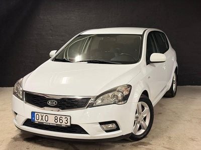 Vit Begagnad 2010 Kia Ceed EX Halvkombi | 44 900 kr (Bra pris)