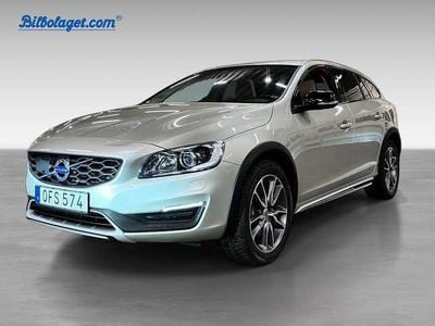 Brun Begagnad 2017 Volvo V60 CC Summum Kombi | 225 000 kr (Bra pris)