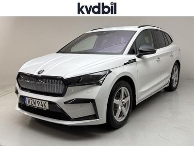 Vit Begagnad 2025 Skoda Enyaq iV SUV | 524 900 kr (Bra pris)