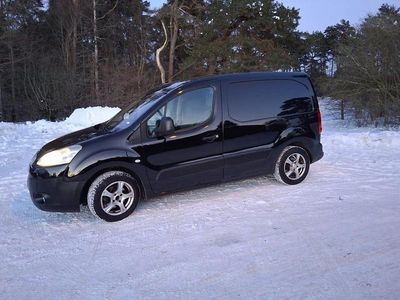 Svart Begagnad 2008 Peugeot Partner Minibuss | 34 500 kr (Marknadspris)