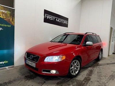Begagnad Volvo V70 R-Design 175 HK (128 kW) 2010 Röd Kombi