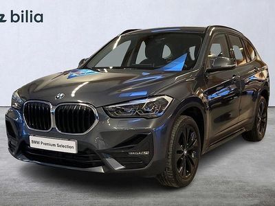 Grå Begagnad 2022 BMW X1 Sport Line SUV | 289 000 kr