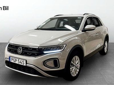 Grå Begagnad 2022 VW T-Roc Life SUV | 274 800 kr (Marknadspris)