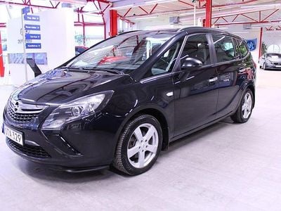 Svart Begagnad 2014 Opel Zafira Tourer Minibuss | 74 900 kr (Marknadspris)