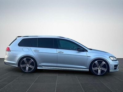 Silver Begagnad 2017 VW Golf VII R Kombi | 239 000 kr (Marknadspris)